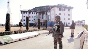 operation-resumed-towards-holed-up-militants-in-kashmir