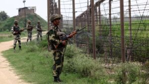 pakistan-army-shelling-indian-posts-at-three-places-on-loc