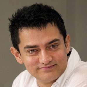 Aamir shoots in Jaipur, while Family celebrates Eid in Delhi