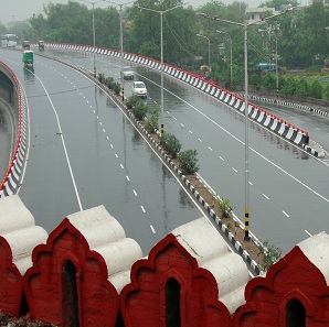 Cloudy Thursday in Delhi