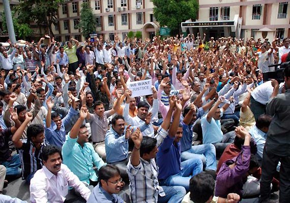 Seemandhra employees to go on indefinite strike from Feb 6