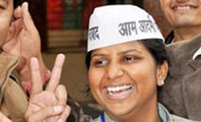 AAP to replace North West Delhi candidate with Rakhi Birla