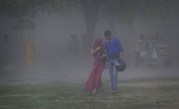 Strong winds, rains in Delhi bring relief to people