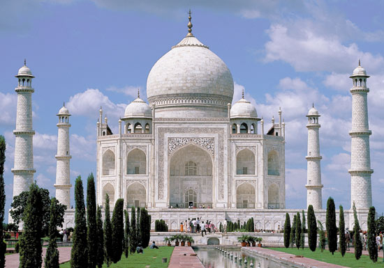 Record footfalls at Taj fails to cheer hoteliers