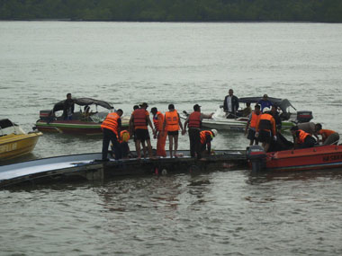 15 missing after boat capsizes in Bengal