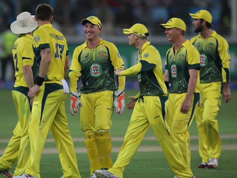 Australia beat Pakistan by six wickets, reach semis