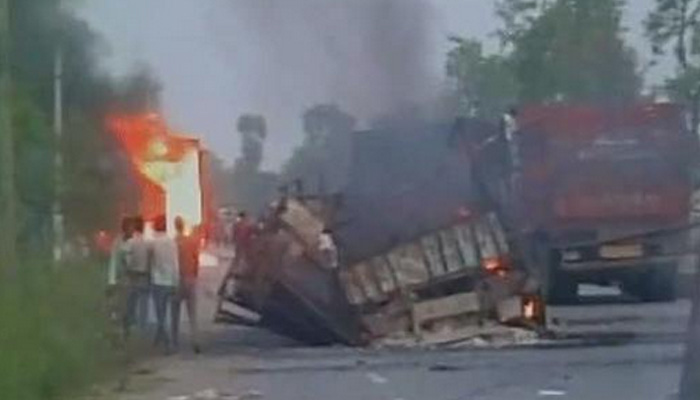 Maoists torch eight vehicles in Bihar