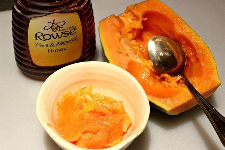 Papaya, tomato, honey assist take away pores and skin tan throughout summer time