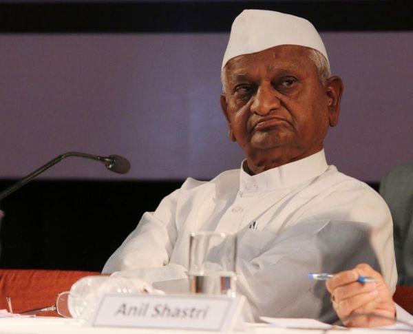 Hazare anguished by antics of Kejriwal’s colleagues