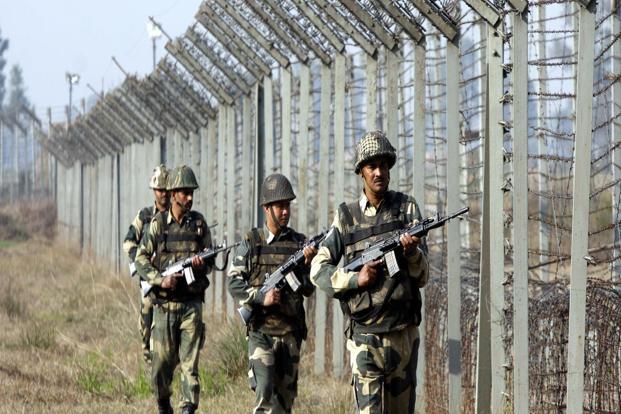Pakistan Army violates ceasefire on LoC in Kashmir