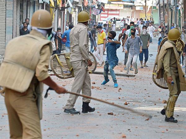 Violence-hit Karnataka seeks extra central forces