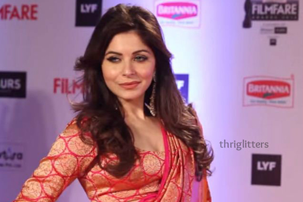 Kanika Kapoor spreads Bollywood vibes in London