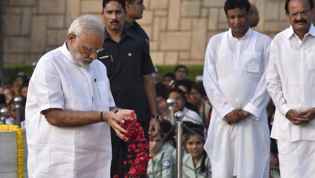 Modi pays tribute to Gandhi and Shastri