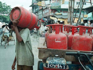 non-subsidised-lpg-hiked-by-rs-37-5-per-cylinder