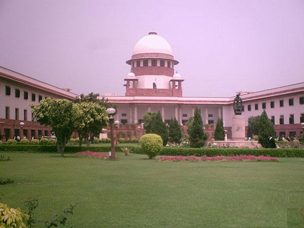 SC notices to petitioners challenging demonetisation