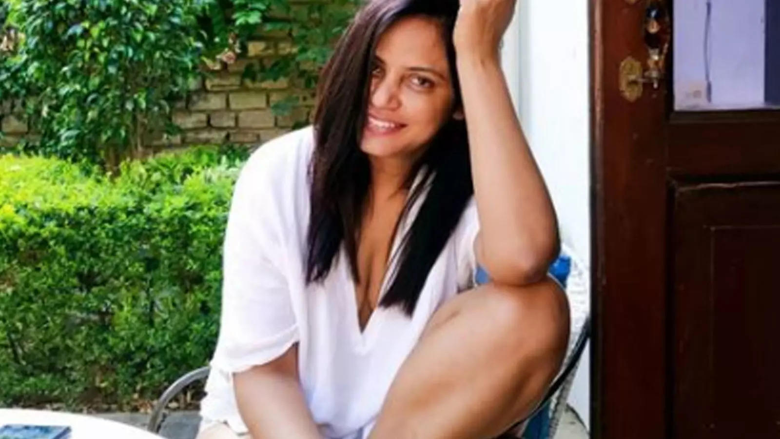 Neetu Chandra reveals ‘a big businessman’ wanted her to become ‘his salaried wife’ for Rs 25 lakh per month | Hindi Movie News – Bollywood