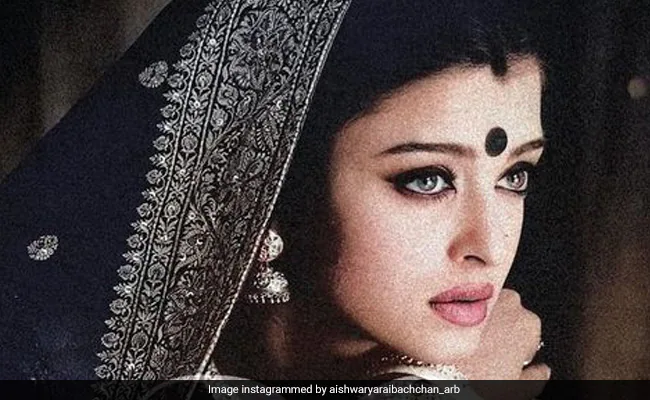 Aishwarya Rai Bachchan Celebrates 20 Years of Devdas With A Pic Of Paro. How Husband Abhishek Reacted