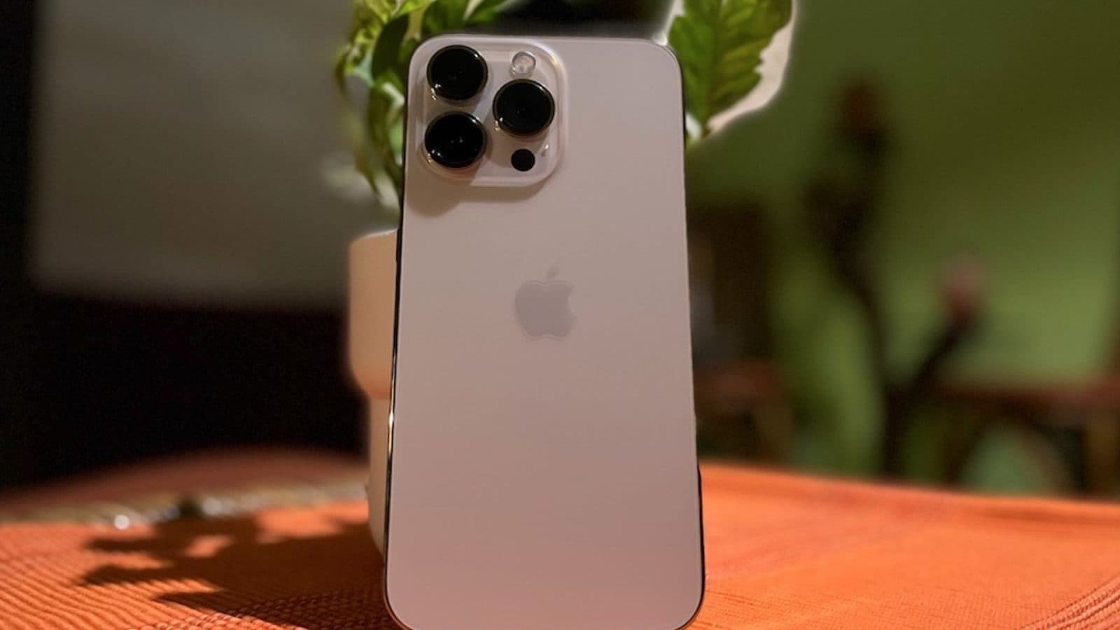 Apple May Finally Bring Periscope Lens To iPhones But Only For This Model