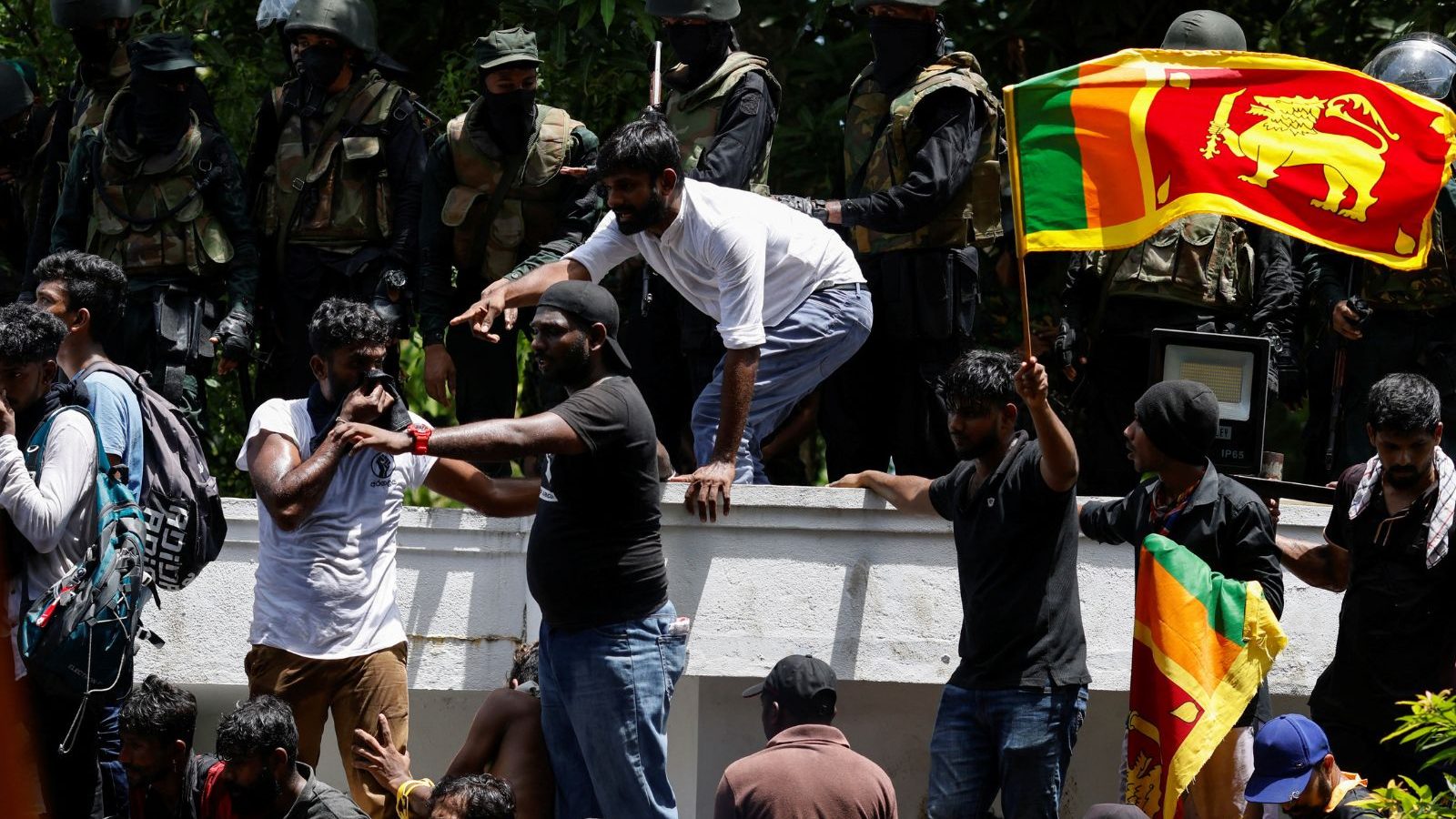 Sri Lanka Turmoil: Curfew Clamped Till 5am on Thursday; PM Ranil Asks Speaker to Nominate Replacement
