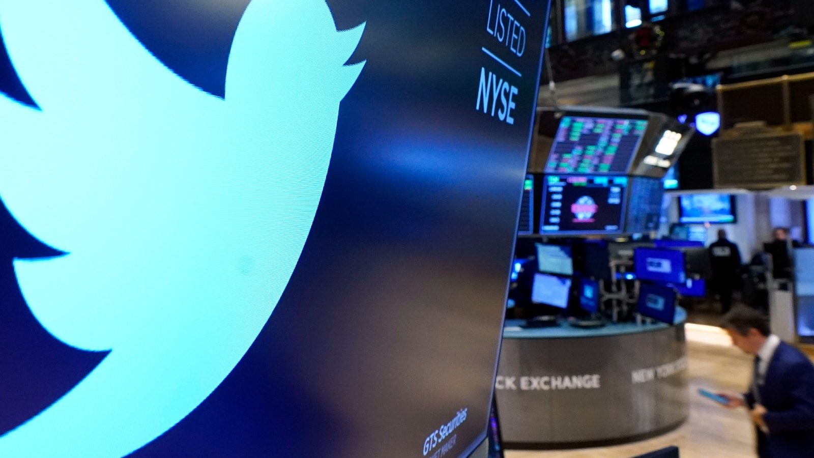 Twitter Says It Has No Plans For Company-Wide Layoffs